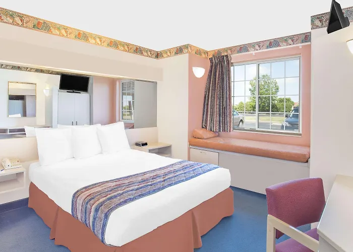 Microtel Inn & Suites By Wyndham Fond Du Lac