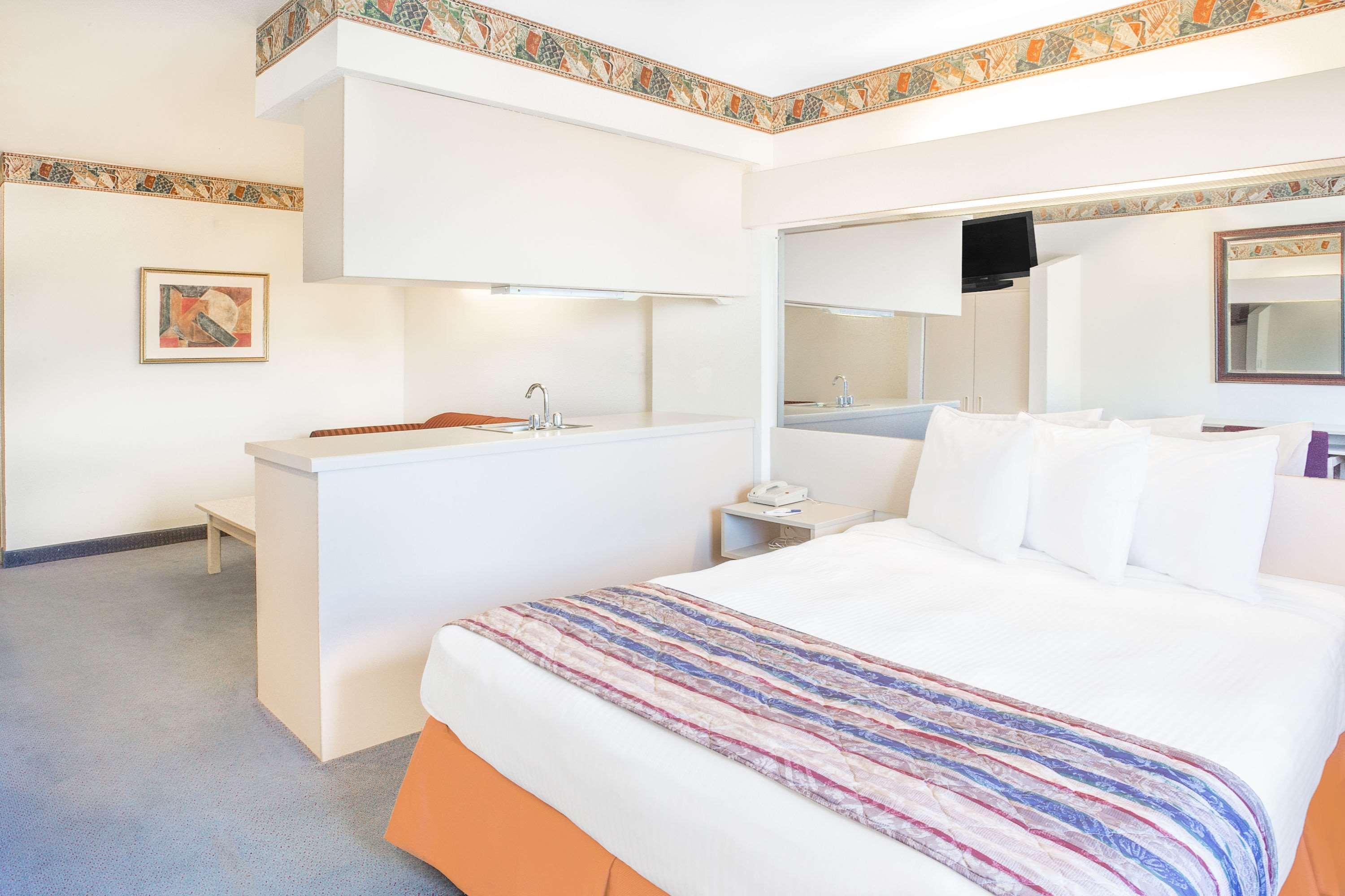 Microtel & By Wyndham Hotel